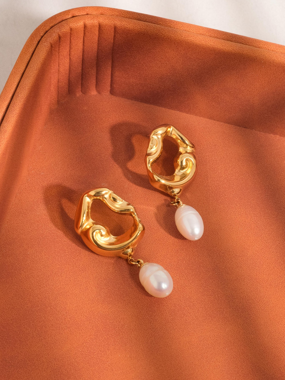 Sculpted Pearl Drops
