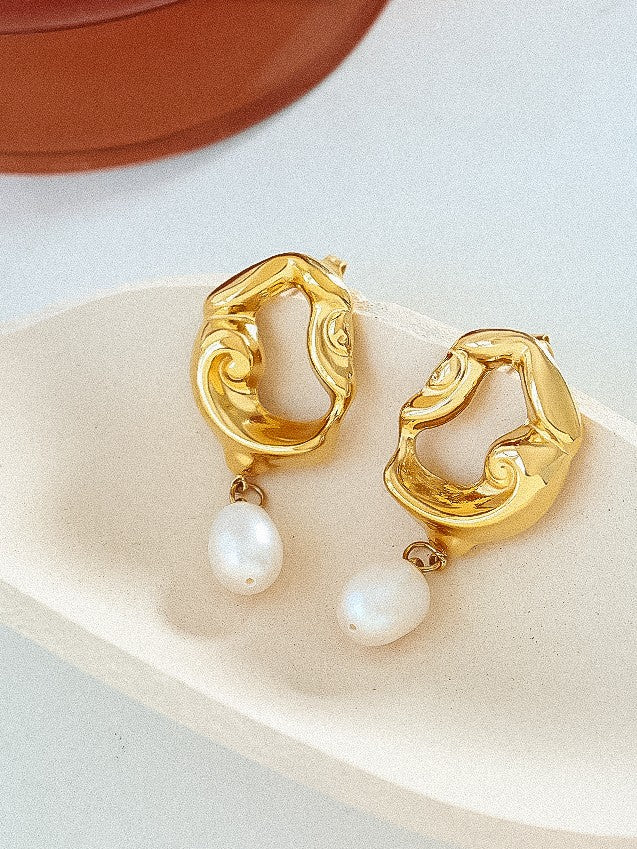 Sculpted Pearl Drops