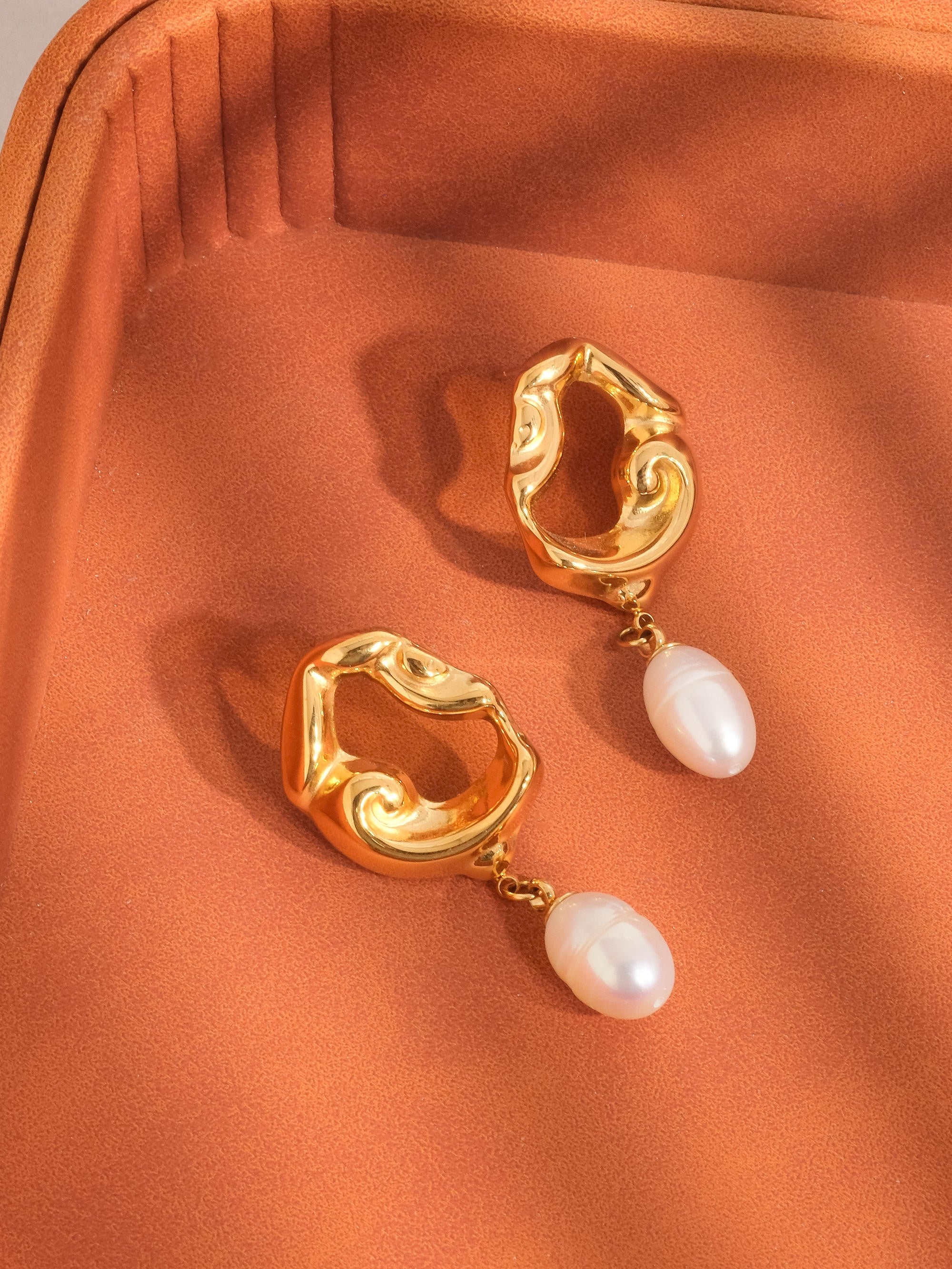 Sculpted Pearl Drops